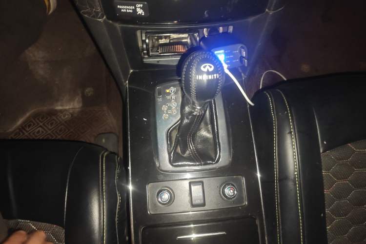 Used Infiniti FX 2011 FX35 Standard Edition Gear Lever