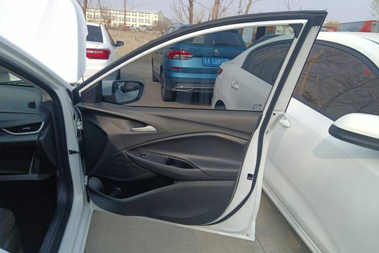 Used Chevrolet Cavalier 2021 325T Automatic Enjoyment Edition
