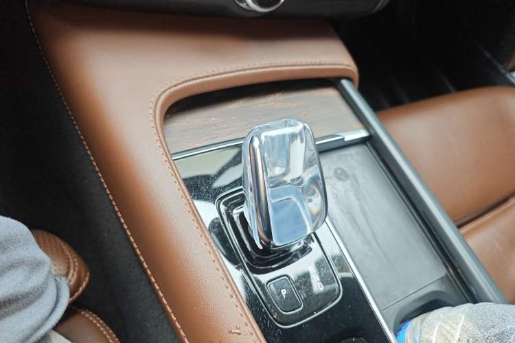 Used Volvo V90 2022 Cross Country B5 AWD Prestige Edition
