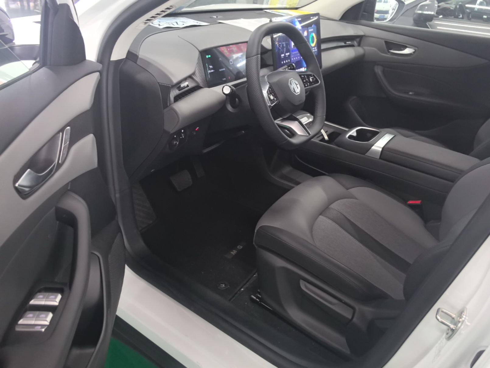 MG ES5 2025 425 Pro Rear-Drive Version — снимка 18