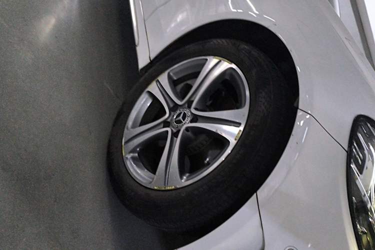 Used Mercedes-Benz C-Class 2019 C 260 L Sport Edition Right Front Wheel Hub