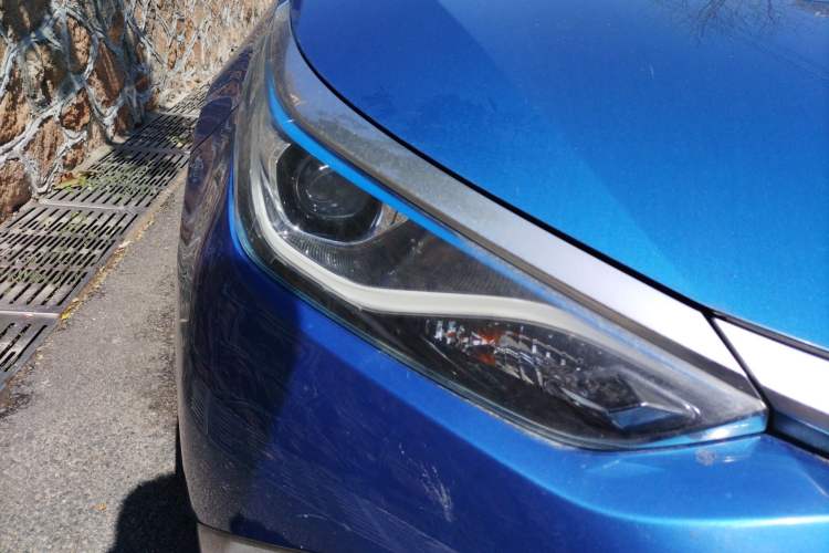 Used Toyota Levin 2016 Dual-Engine 1.8H GS E-CVT Elite Model with Sunroof Right Front Headlight