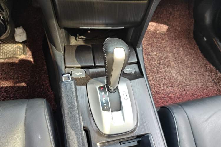 Used Honda Crosstour 2014 2.4L Luxury Edition Gear Lever