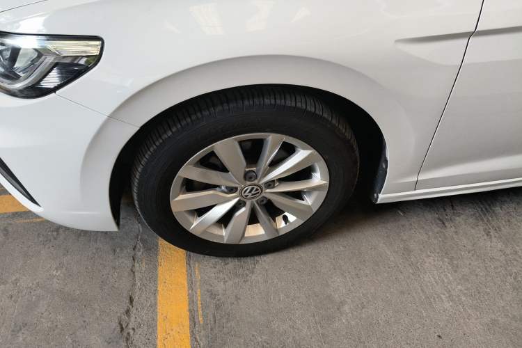 Used Volkswagen Bora 2019 1.5L Automatic Comfort Model Left Front Wheel Hub