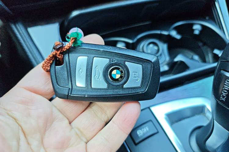 Used BMW 5 Series 2011 523Li Luxury Model