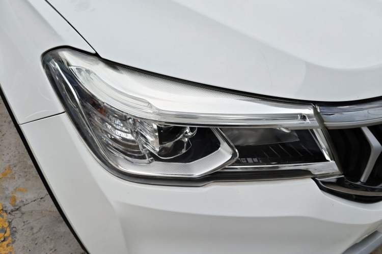 Used Brilliance V6 2018 1.5T Manual Luxury Model Right Front Headlight