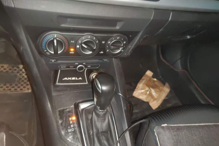 Used Mazda Mazda 3 Axela 2016 Sedan 1.5L Automatic Comfort Model
