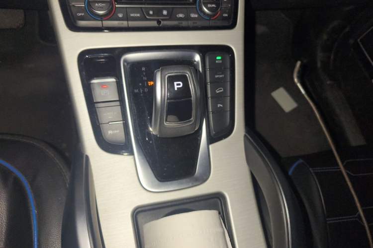 Used Geely Auto Emgrand X7 Sport 2020 1.8TD DCT Two-Wheel Drive Smart Connect 4G-Enabled Version