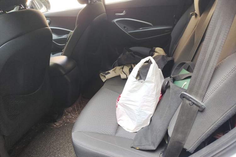 Used Hyundai Santa Fe 2013 2.4L Automatic 2WD Comfort Edition