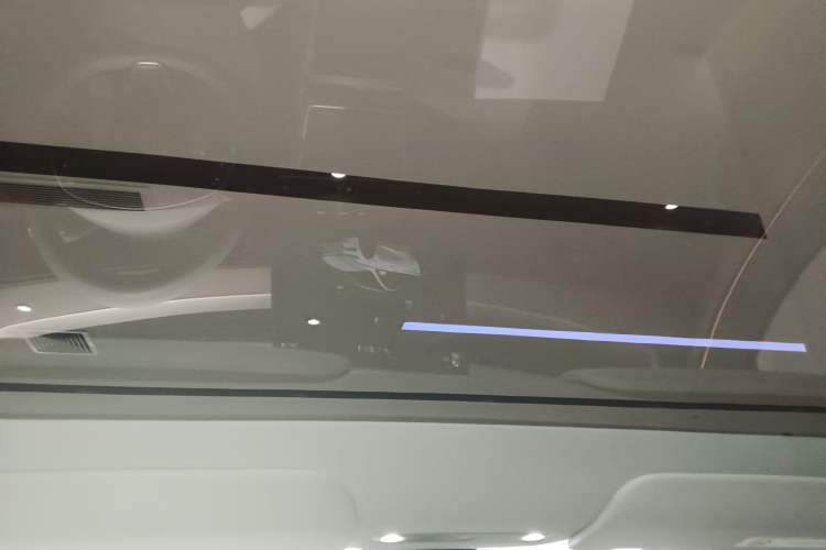 Used Tesla Model Y 2025 Long-Range All-Wheel-Drive Version