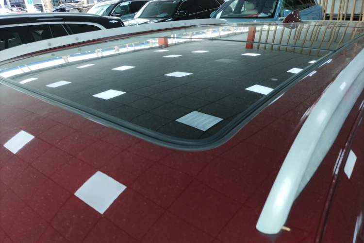 Used Cadillac XT4 2018 28T Two-Wheel Drive Tech Version Roof