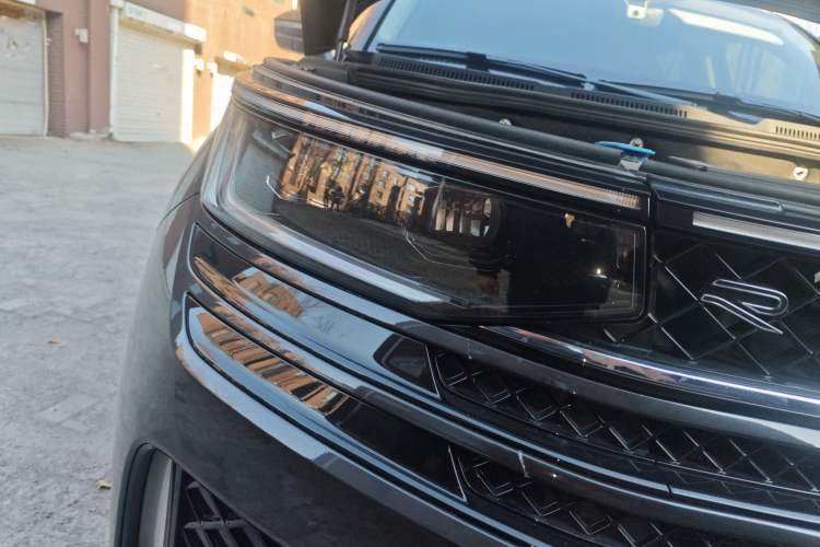 Used Volkswagen Tavendor 2023 380TSI Four-Wheel Drive R-Line Cruise Edition
