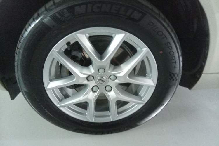 Used Volvo XC60 2021 T5 4x4 Smart Luxury Edition Exterior 4