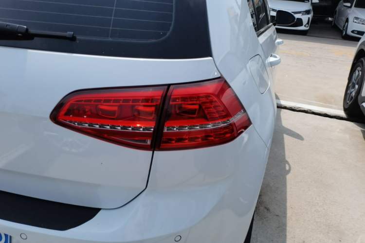 Used Volkswagen Golf 2014 1.6L Automatic Fashion Model
