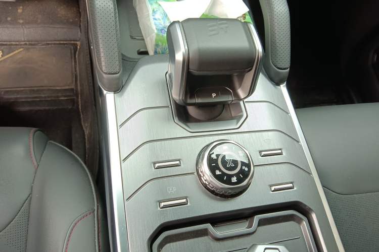 Used JETOUR Traveler 2023 2.0T All-Wheel Drive CrossPRO+ Gear Lever