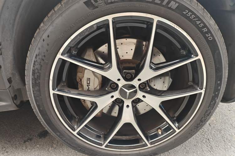 Used Mercedes-Benz GLC AMG 2020 AMG GLC 43 4MATIC Right Front Wheel Hub