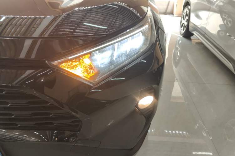 Used Toyota RAV4 2020 2.0L CVT Two-Wheel Drive Fashion Edition