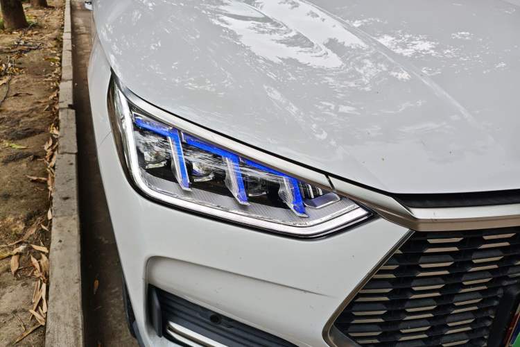 Used BYD Song PLUS 2020 1.5T Automatic Flagship Edition Right Front Headlight