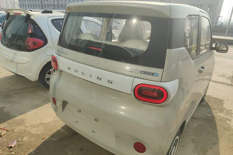Used Wuling Hongguang MINIEV 2024 3rd Generation 215km Youth Edition