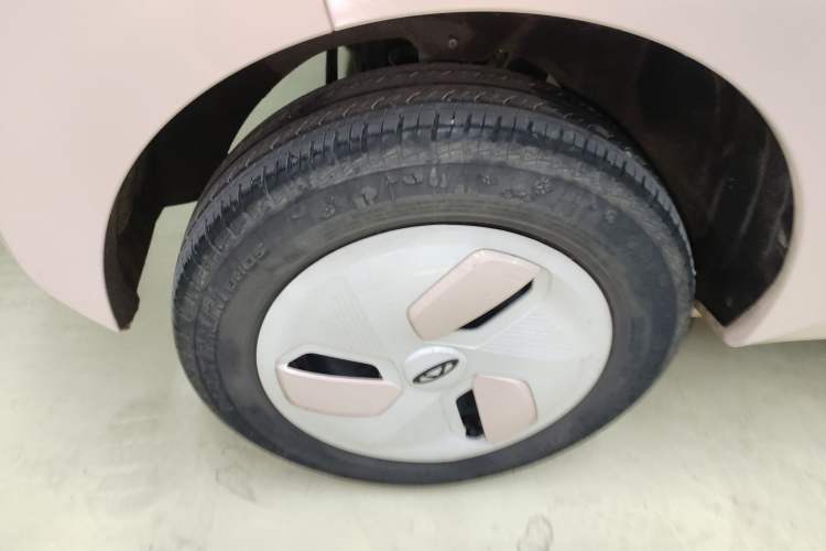 Used Chery QQ Ice Cream 2022 170km Sundae Phosphate Lithium-Ion Right Rear Wheel Hub