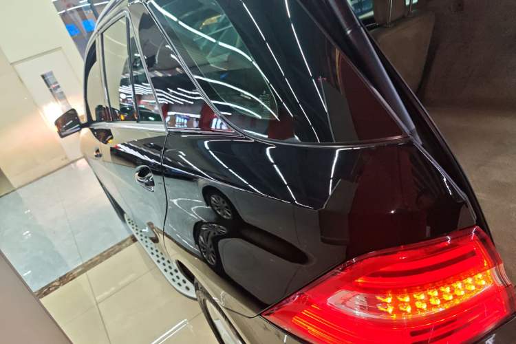 Used Mercedes-Benz M-Class 2014 ML 400 4MATIC Dynamic Model
