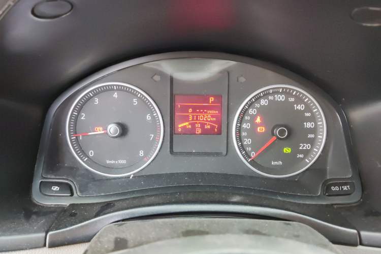 Used Volkswagen Bora 2012 1.6L Automatic Fashion Edition Instrument Cluster