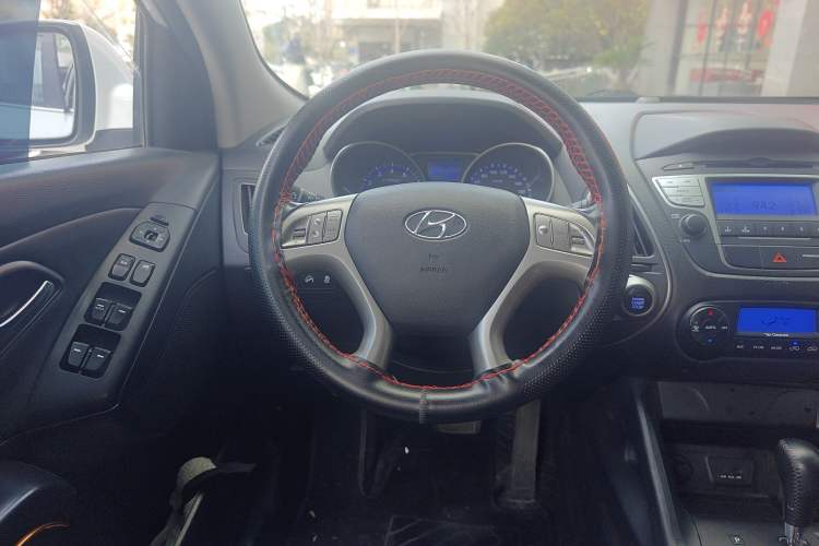 Used Hyundai ix35 2015 2.0L Automatic 2WD Smart Version China V Standard
