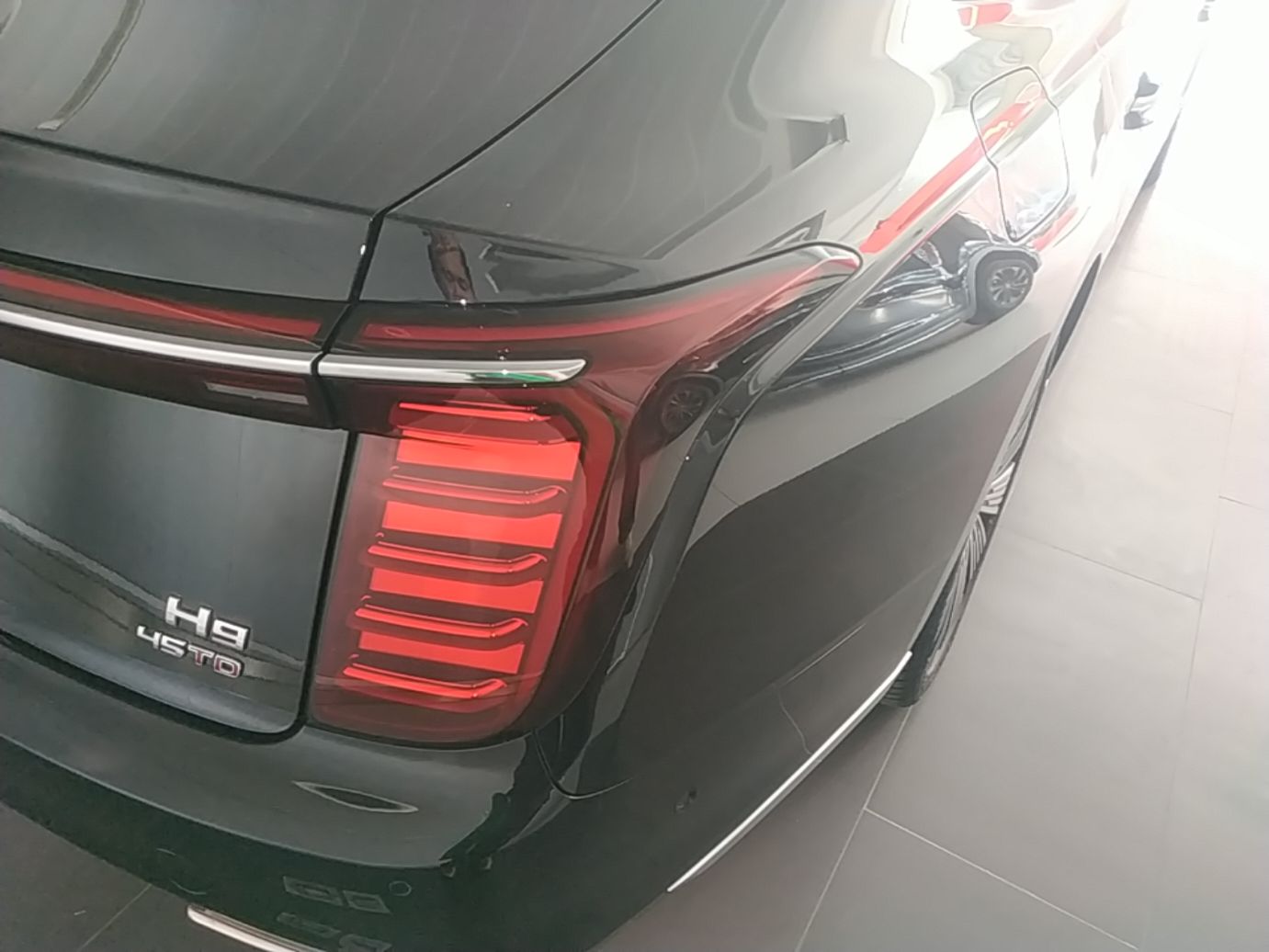 Hongqi H9 2025 2.0T Two-Wheel-Drive Flagship Luxury Business Edition 5 Seats — снимка 9