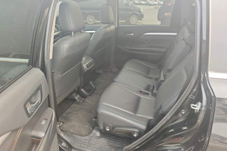 Used Toyota Highlander 2018 2.0T Four-Wheel Drive Prestige Version 7 Seats China V Emission Standard