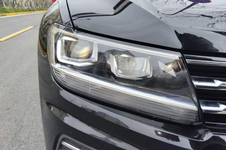 Used Volkswagen Tiguan L 2019 330TSI Automatic Two-Wheel Drive Smart Luxury Version China VI Standard