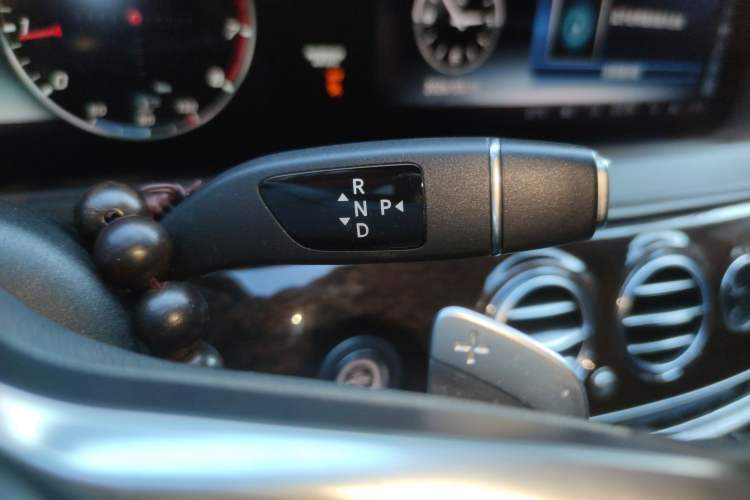 Used Mercedes-Benz S-Class 2020 S 350 L Business Class Ultimate Edition Gear Lever