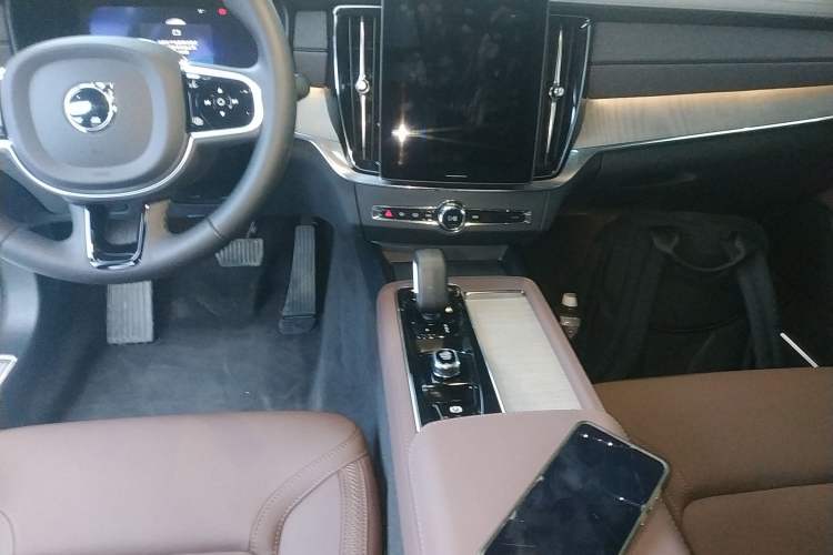 Used Volvo S90 2026 B5 Zhiyi Luxury Edition