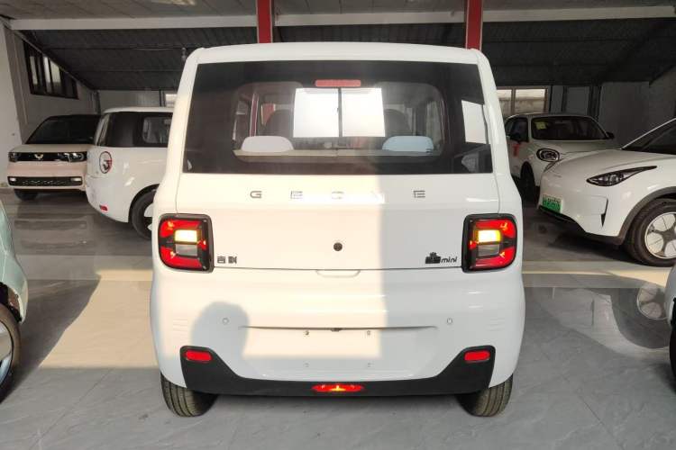 Used Geely Galaxy Panda 2024 Panda Mini 200km Endurance Bear Rear