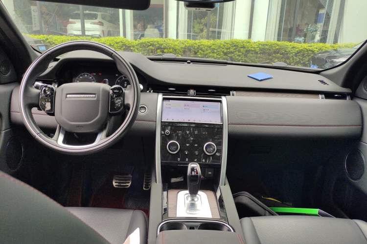 Used Land Rover Discovery Sport 2021 249 PS R-Dynamic SE Performance Tech Edition 7 Seats Center Console