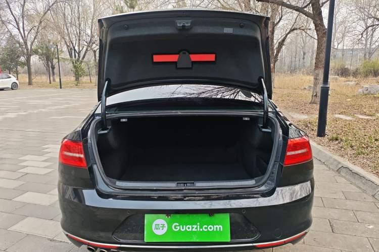 Used Volkswagen Magotan 2018 330TSI DSG Advanced Model Trunk