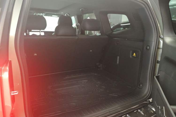 Used Deepal G318 2025 Worry-Free Cross-Country Edition Four-Wheel Drive Distant Mountains Version
