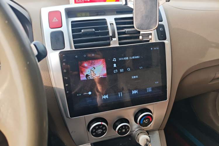 Used Hyundai Tucson 2013 2.0L Manual Two-Wheel Drive Fashion Edition Audio And AC Panel