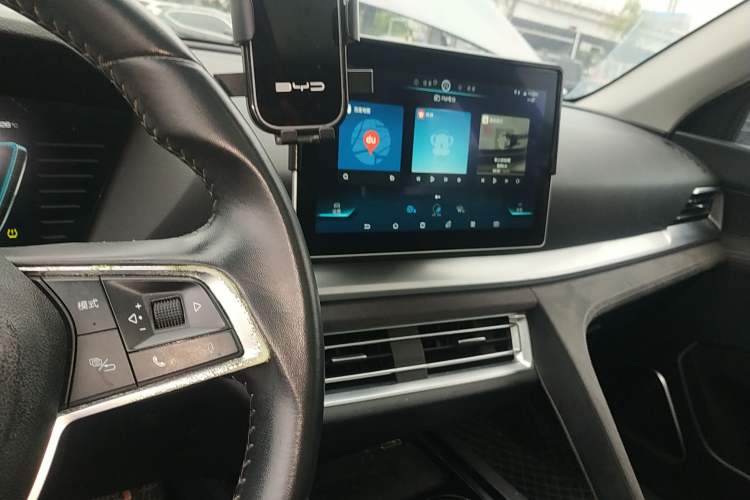 Used BYD Song Pro New Energy 2019 DM 1.5T Four-Wheel Drive Performance Edition Deluxe Model Audio And AC Panel