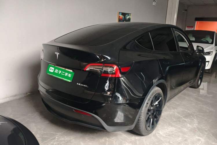 Used Tesla Model Y 2021 Standard Range Rear-Wheel Drive Version Rear Right 45 Deg