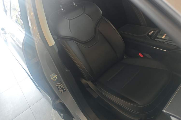 Used Haval H6 2024 1.5T Two-Wheel-Drive Classic Edition
