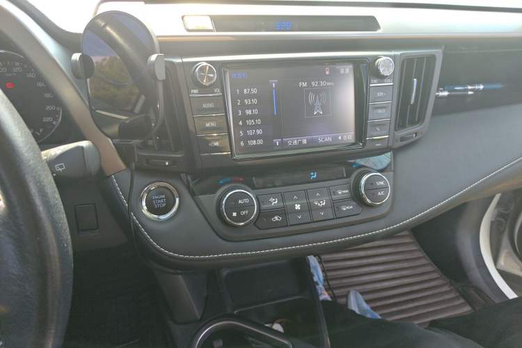 Used Toyota RAV4 2016 2.0L CVT Two-Wheel Drive Smart Edition China V Standard