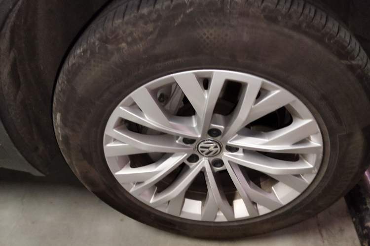 Used Volkswagen Touareg 2019 2.0 TSI Flagship Edition China VI Right Front Wheel Hub