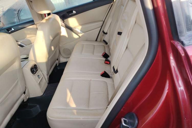 Used Volkswagen Tiguan 2010 1.8 TSI Automatic Two-Wheel Drive Trend Edition Left Rear Seat