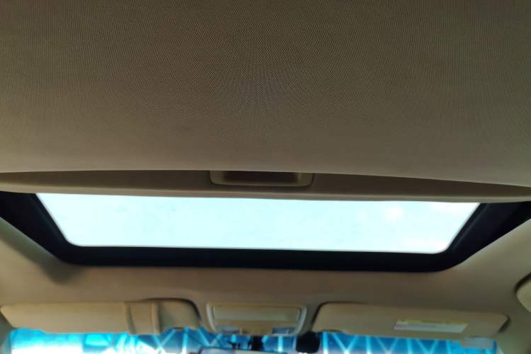 Used Honda Crosstour 2012 2.4L Luxury Edition Headliner