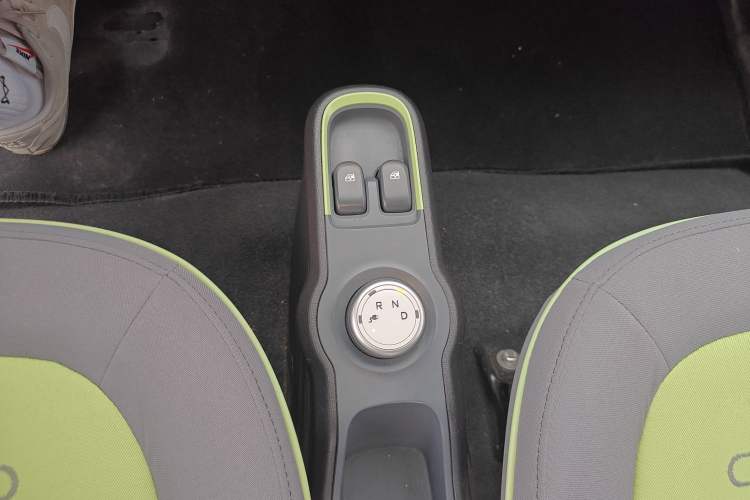 Used Baojun E100 2020 305KM Smart Drive Version Gear Lever