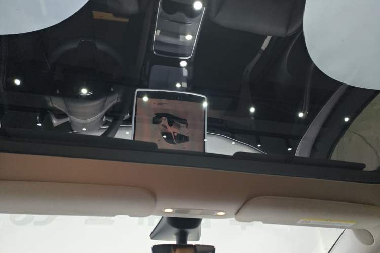 Used Tesla Model Y 2023 Rear-Wheel-Drive Version
