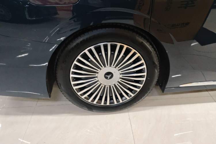 Used VOYAH Dream 2025 PHEV Four-Wheel-Drive Flagship Kunpeng Edition