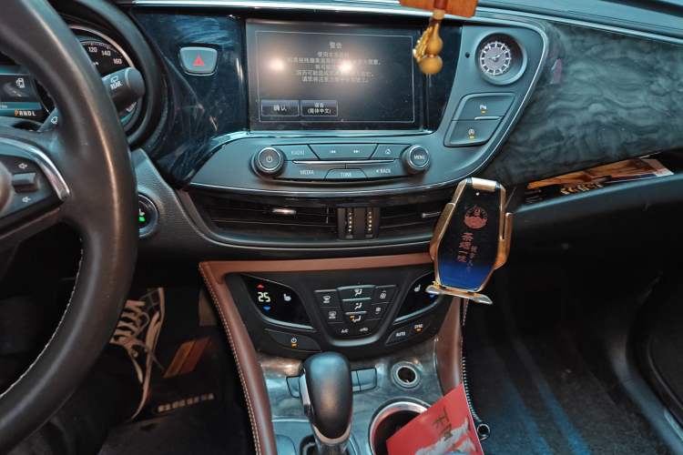 Used Buick Envision 2014 28T Four-Wheel Drive Elite Model Audio And AC Panel