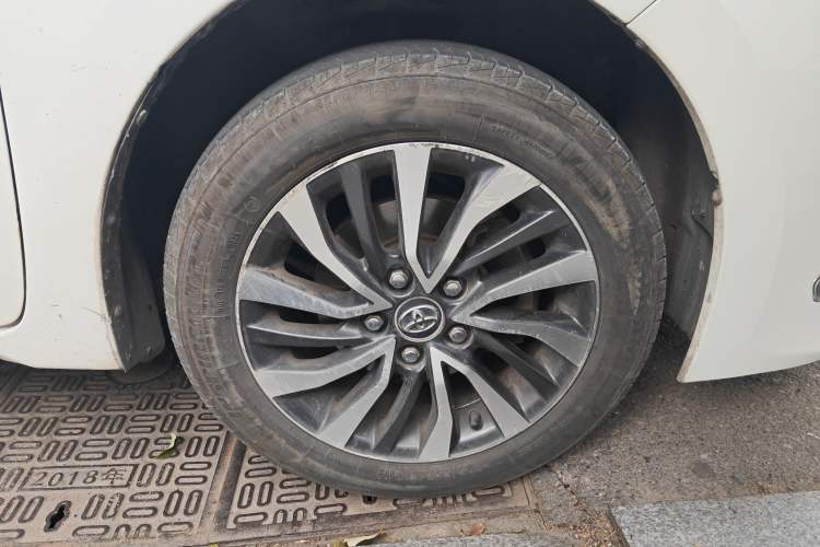 Used Toyota Corolla 2017 Revised Dual-Engine 1.8L E-CVT Elite Edition