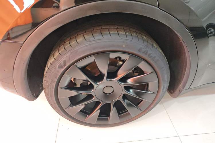 Used Tesla Model Y 2021 Long-Range All-Wheel-Drive Version
